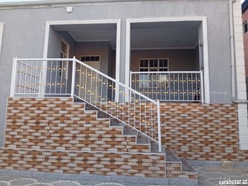 Mehdiabad qesebesinde 4 otaqli heyet evi satilir