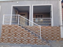 Mehdiabad qesebesinde 4 otaqli heyet evi satilir